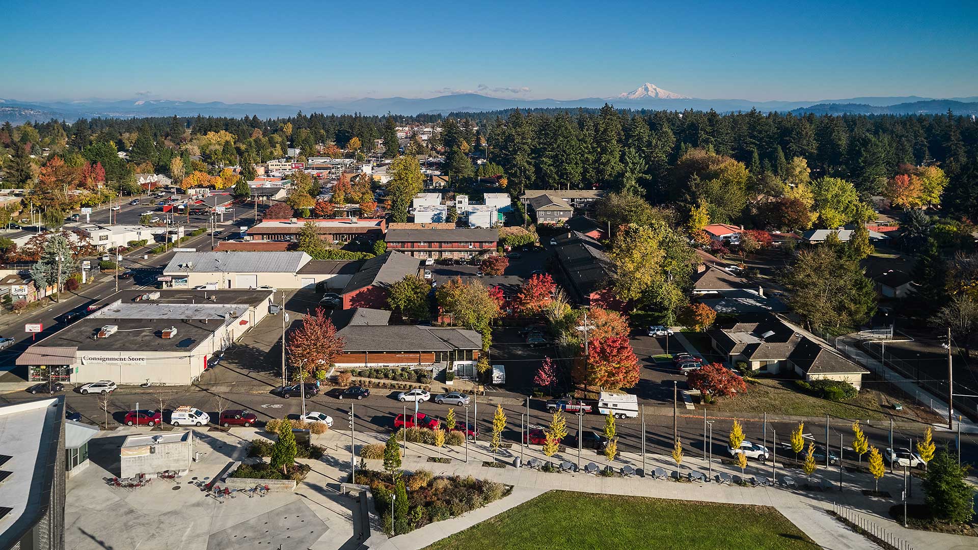 This is an aerial photo of the Gateway Medical Clinic with Mt. Hood in the background.