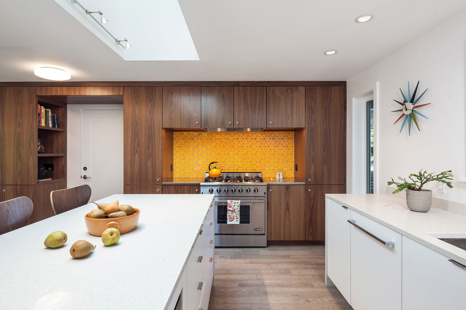 Inset vs Overlay Cabinets: Key Differences